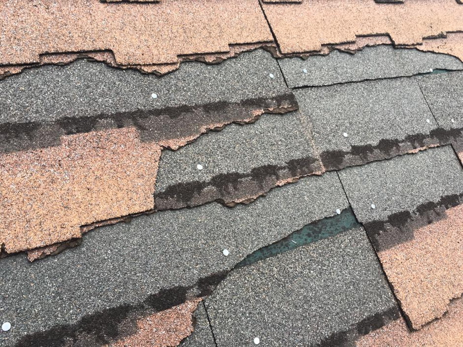 屋根材の表面の剥がれ