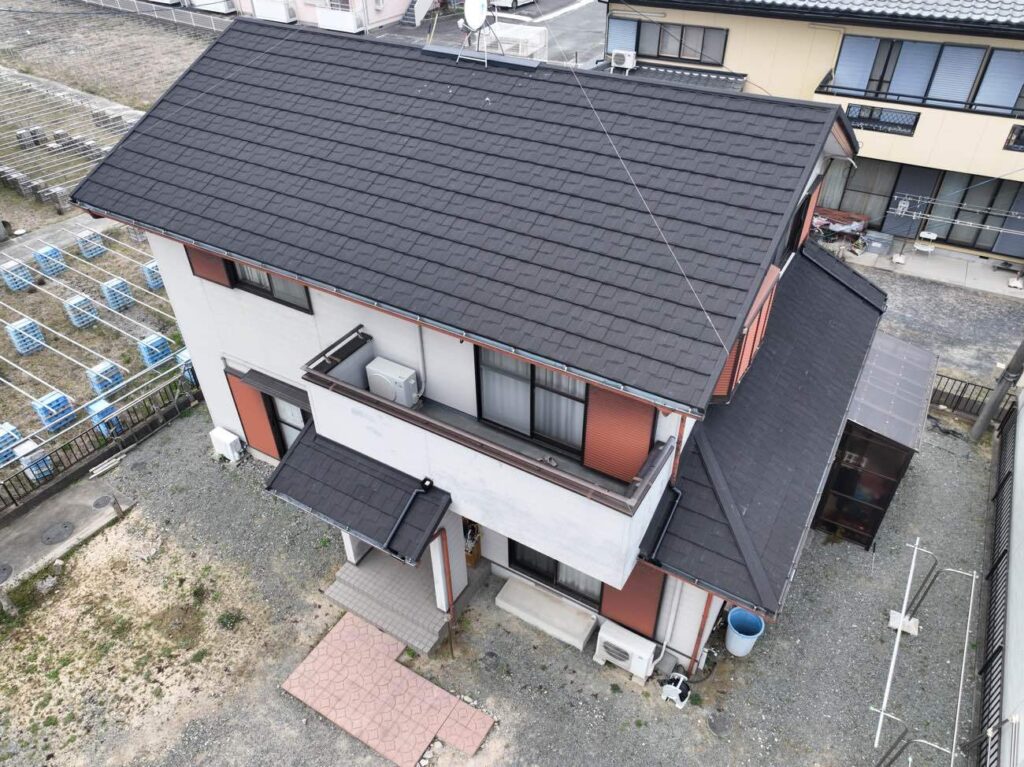 『屋根カバー工事・デクラ屋根システム(セネター)』三重県津市白塚町　S様
