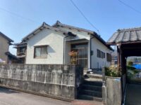 『外壁改修工事・ケイミュー 光セラ18 フィオット18 ミルキーチタンホワイト』鳥羽市大明西町　K様