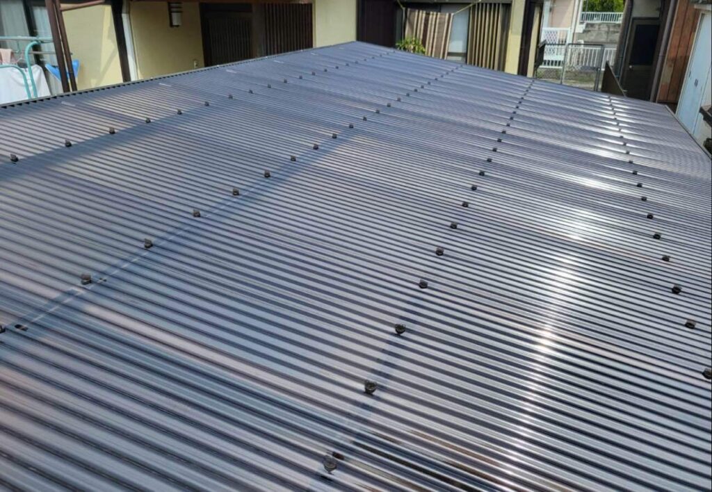 『屋根改修工事・ポリカ』久居桜が丘町　O様