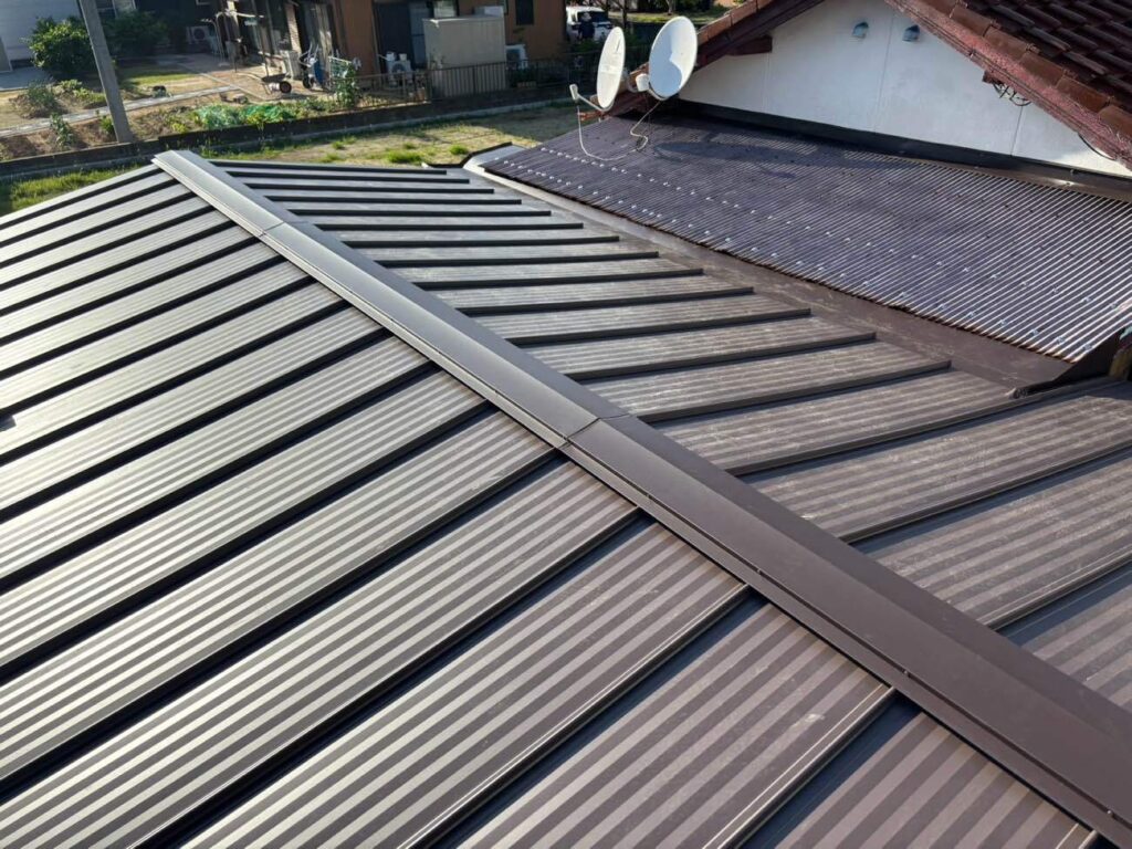 亀山市和田町I様　屋根改修工事【たてひら】
