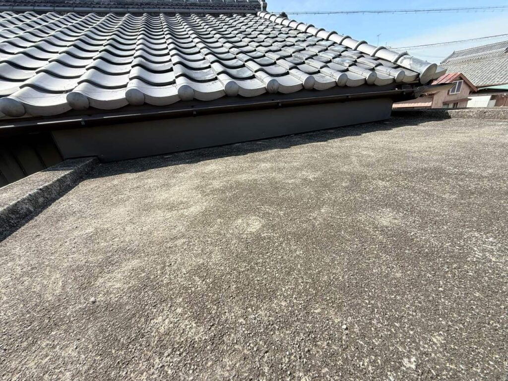 『外壁改修工事・ガルバリュウム鋼板』津市白塚町　E様