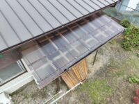 「 ブロンズ・エンボス柄」津市柳山津興T様　屋根修理・ポリカ工事・1年アフター点検